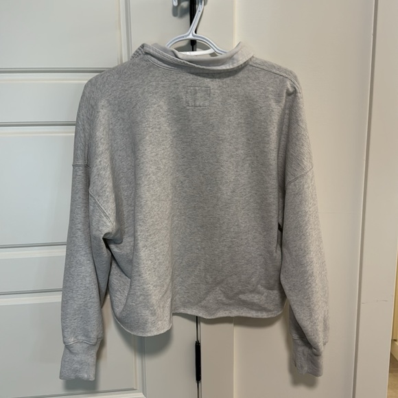 Cropped Grey Abercrombie and fitch hoodie - Picture 2 of 3
